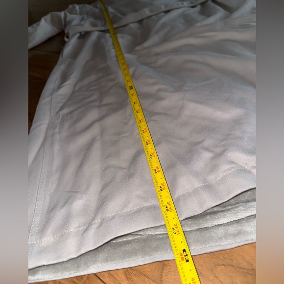 Mansfield Hotel and Spa bath robe. - Picture 8 of 8